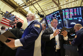 Cổ phiếu Oracle bùng nổ, kéo S&P 500 và Nasdaq lên mốc kỷ lục mới 