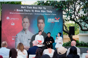Hai bếp trưởng nổi tiếng là ông Huỳnh Hoàng Sin và ông Lukasz Konik tại sự kiện “Meat Master 2026”