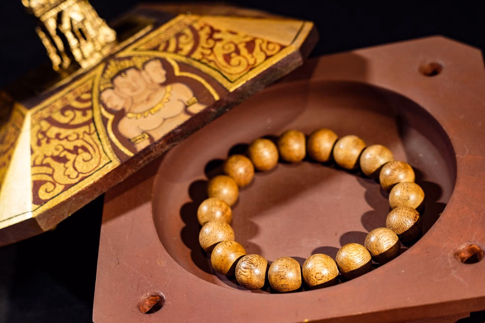 Trầm - Trân bảo từ “lằn ranh của sự tử tế” ảnh 3