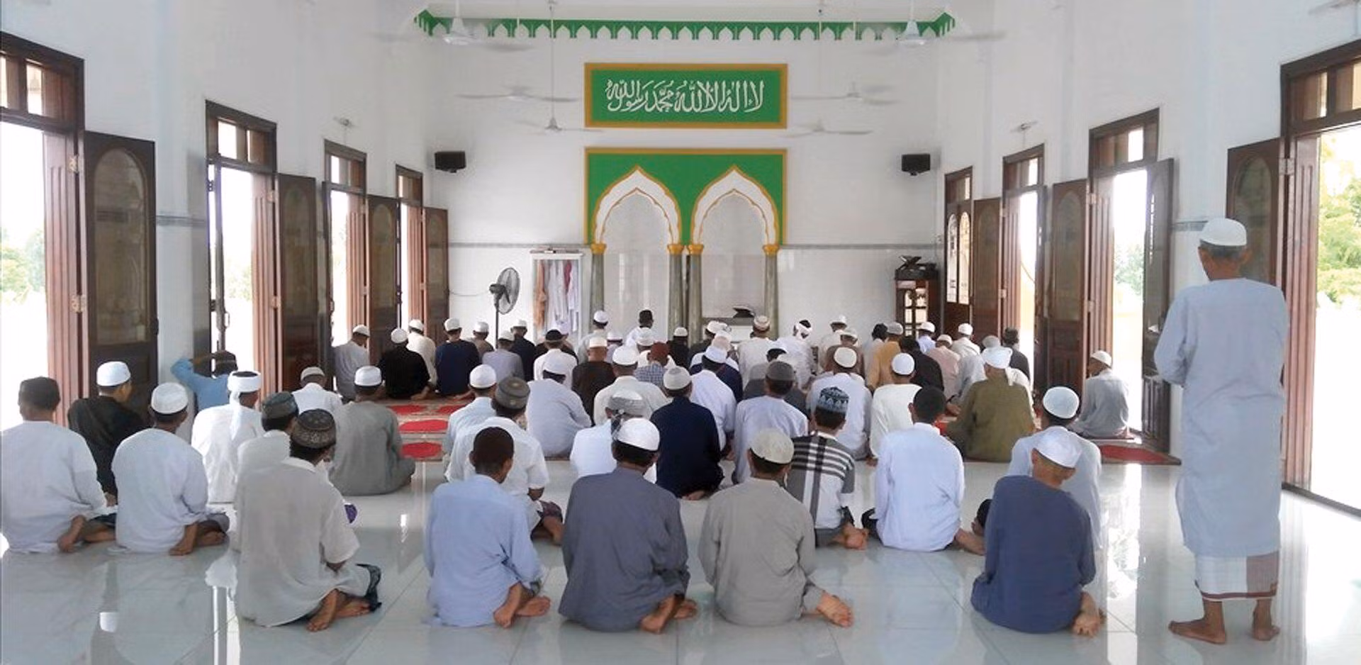 Một buổi hành lễ tại thánh đường trong Tết cổ truyền Raya Haji và Tết Nguyên đán.