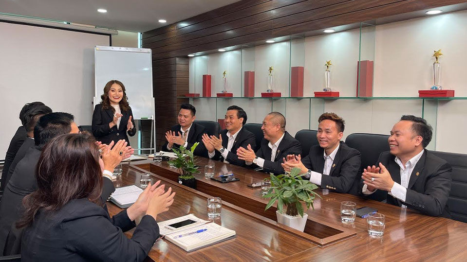 CEO Bất động sản Nhật Nam Vũ Thị Thúy: Đã làm lãnh đạo, đừng nghĩ mình là "phái yếu" ảnh 11