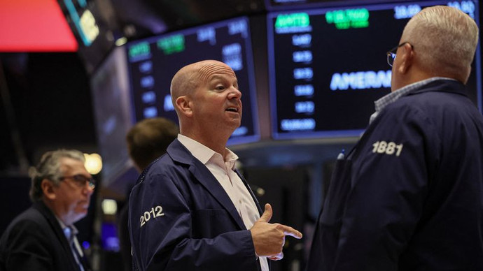 Chứng khoán Mỹ kết phiên trong sắc xanh, giá dầu phục hồi 