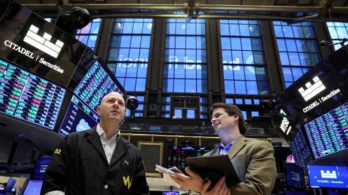 Nasdaq phá kỷ lục, Phố Wall đặt cược vào khả năng Fed cắt giảm lãi suất 