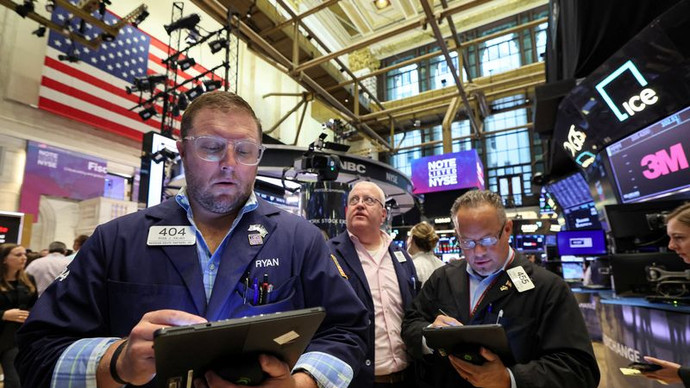 Phố Wall mất điểm khi nhà đầu tư lo ngại “bong bóng AI”