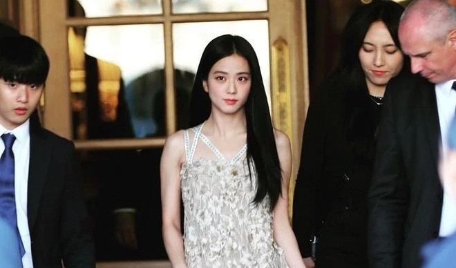 Jisoo Blackpink hiện đang là Đại sứ toàn cầu của Dior