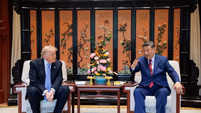 Tổng thống Mỹ Donald Trump (bên trái) và Chủ tịch Trung Quốc Tập Cận Bình