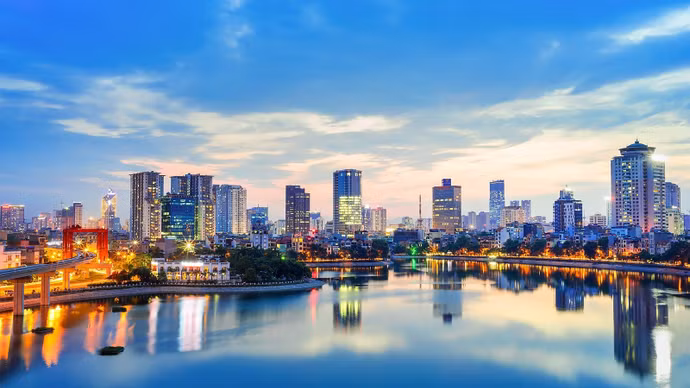 UOB: Việt Nam tăng trưởng vượt kỳ vọng bất chấp biến động địa chính trị toàn cầu
