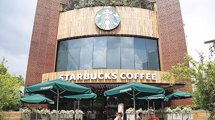 Khi Starbucks “quyết đấu” cà phê Việt 
