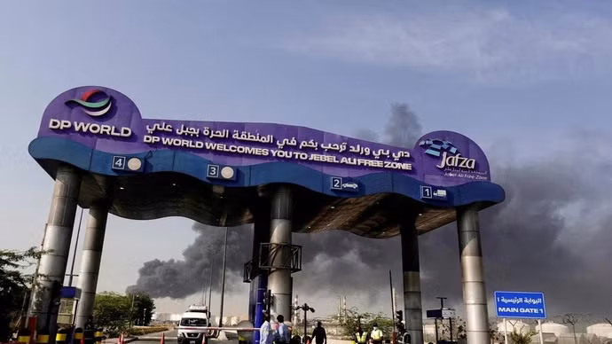 UAE chật vật tìm đường trở lại thời hoàng kim