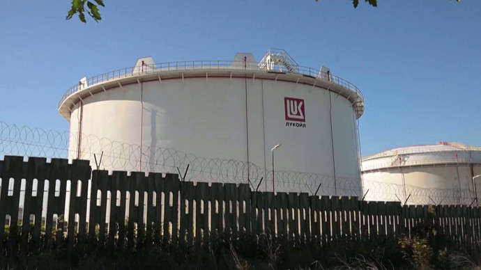 EU và Mỹ bất đồng về đề xuất nới lỏng lệnh trừng phạt dầu Nga