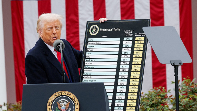 Tổng thống Trump ra “tối hậu thư”, doạ áp thuế 70% với một số quốc gia