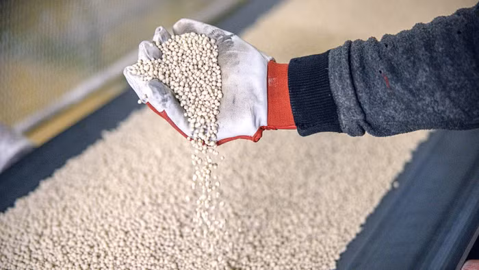 Chính thức đánh thuế VAT 5% đối với phân bón: Doanh nghiệp nào được hưởng lợi?