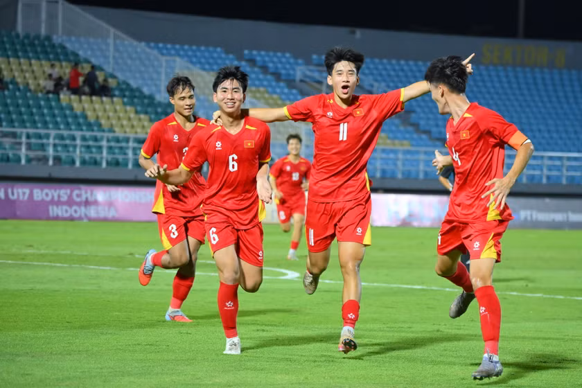 U17 Việt Nam vô địch: Dấu ấn HLV Roland và "hệ sinh thái" CLB Hà Nội