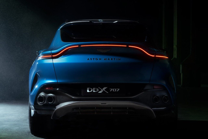 Aston Martin DBX707 là chiếc SUV hạng sang mạnh mẽ nhất thế giới