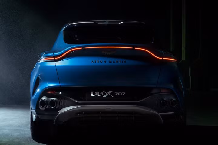 Aston Martin DBX707 là chiếc SUV hạng sang mạnh mẽ nhất thế giới