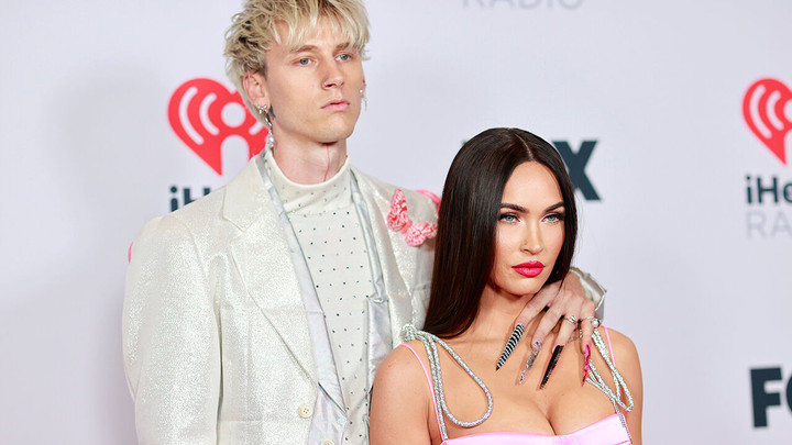 Machine Gun Kelly và Megan Fox chính thức đính hôn