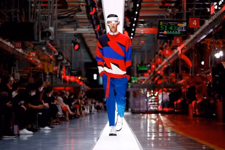 Ferrari lấn sân sang lĩnh vực thời trang xa xỉ và nhà hàng cao cấp