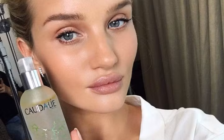 Những sản phẩm xịt khoáng tốt nhất giúp duy trì cho làn da mọng nước cả ngày