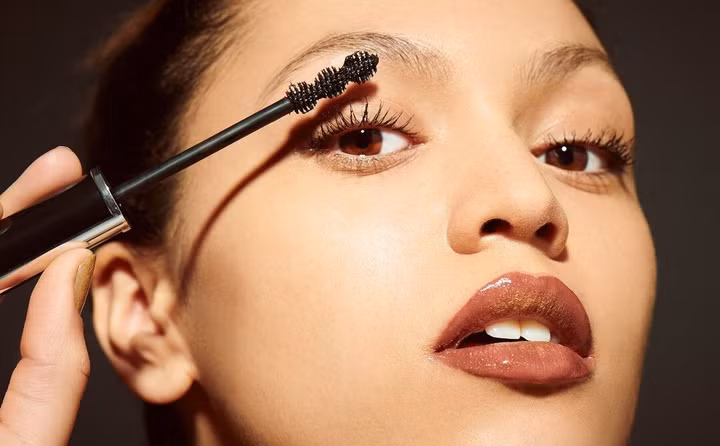 Top 7 mascara không trôi, chống nước được yêu thích nhất hiện nay