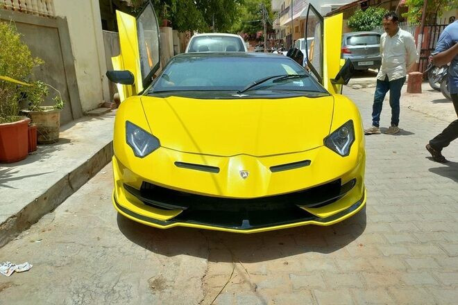 “Phù phép” Honda Civic đời cũ thành siêu xe Lamborghini Aventador SVJ