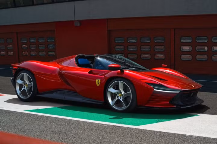 Ferrari ra mắt dòng "chiến thần" Daytona SP3 828 mã lực dành riêng cho khách hàng thân thiết
