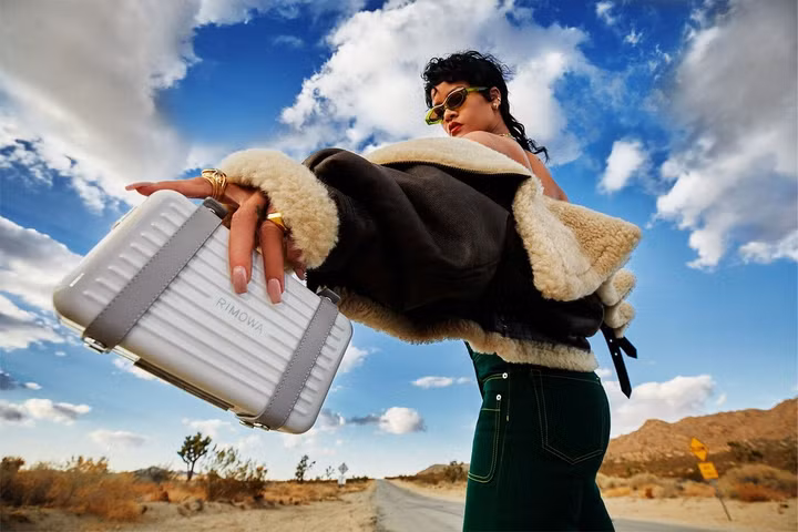 Rihanna “chất lừ” trong chiến dịch quảng bá RIMOWA