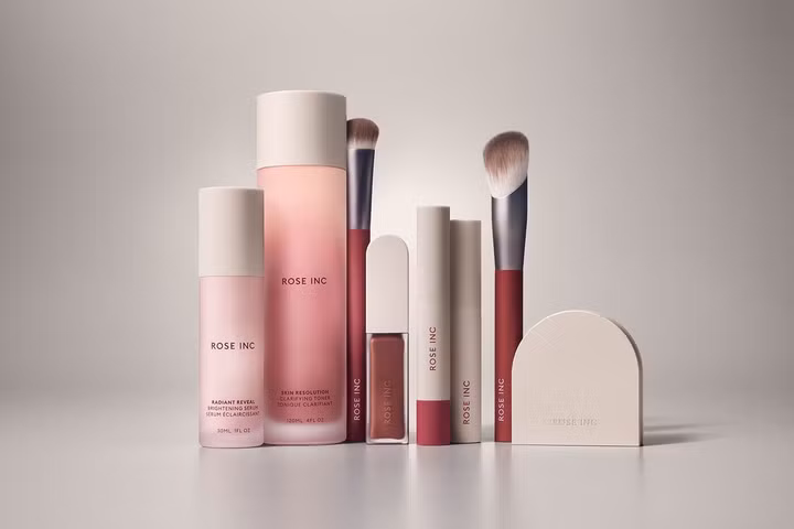 Siêu mẫu Rosie Hungtinton-Whiteley ra mắt thương hiệu làm đẹp riêng