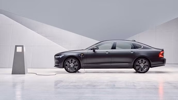Volvo S90 LWB 2022 gây bão phân khúc sedan hạng sang