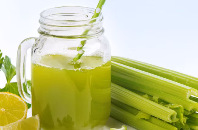 4 công thức detox cần tây tốt cho sức khỏe