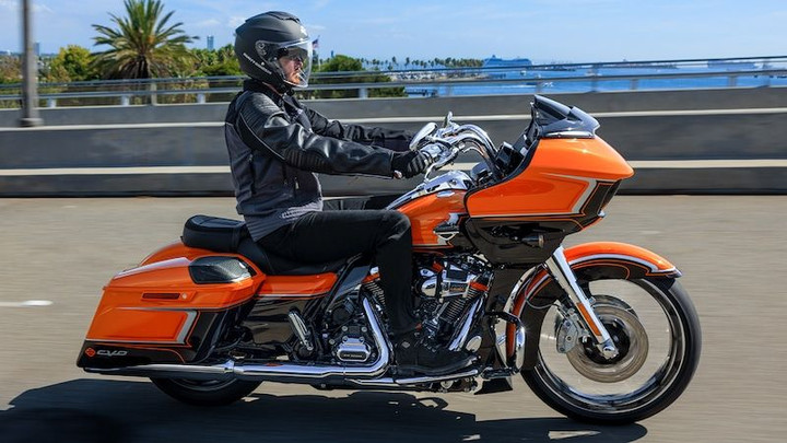 Harley-Davidson CVO Road Glide 2022 chính thức ra mắt tại Việt Nam