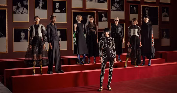 Dior - Thu Đông 2022/23: Phụ kiện túi giày motard phong cách biker