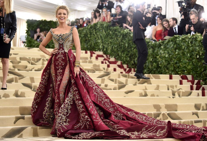 Những bộ cánh ấn tượng nhất lịch sử Met Gala