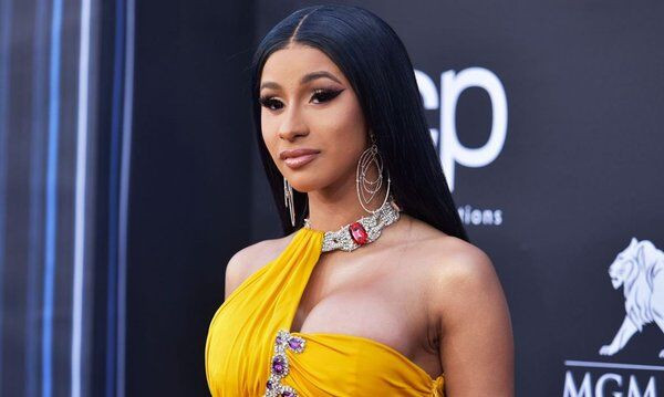 Cardi B làm nên lịch sử với tư cách là nữ rapper đầu tiên sở hữu đa chứng nhận kim cương