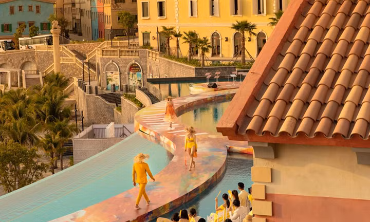 Bức tranh thiên nhiên, kiến trúc ở Fashion Voyage 3