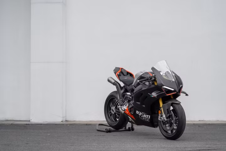 Ducati Panigale V4 SP2 đầu tiên về Việt Nam, giá 1,364 tỷ đồng