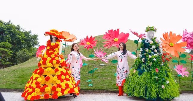 Từ Sa Pa, Đà Nẵng đến Tây Ninh, Phú Quốc, ngập tràn niềm vui du xuân