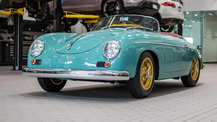 Xe cổ Porsche 356 Speedster 1955 hồi sinh