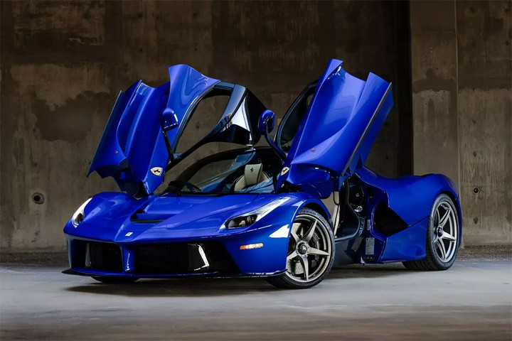 Đấu giá Ferrari LaFerrari 2014 lập kỷ lục tại RM Sotheby's