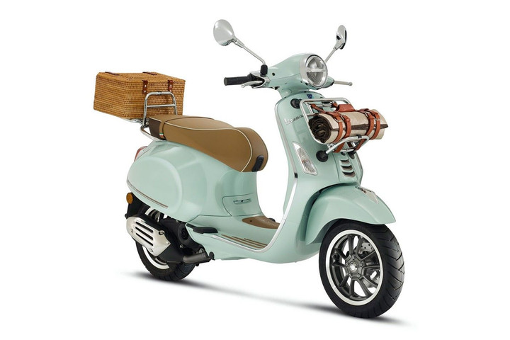 Vespa Primavera Pic nic - Người bạn đồng hành trong dịp dã ngoại mùa hè