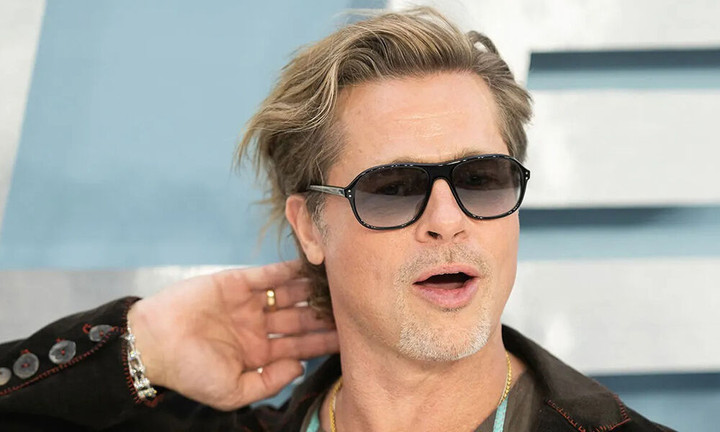 Brad Pitt trẻ hóa phong cách