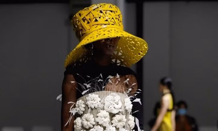 NTK Gen Z đưa nghệ thuật đan đát Việt lên sàn diễn Milan