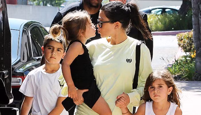 Kourtney Kardashian nữ triệu phú không tiếc tiền chăm lo cho các con!