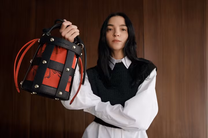 Ferragamo Cage - Mẫu túi đại diện cho mùa Xuân Hè 2022 này!