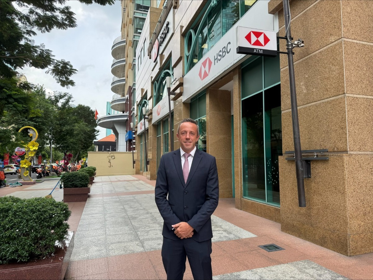 Ông Gary Harron, Giám đốc Khối Dịch vụ Chứng khoán, HSBC Việt Nam Ông Gary Harron, Giám đốc Khối Dịch vụ Chứng khoán, HSBC Việt Nam