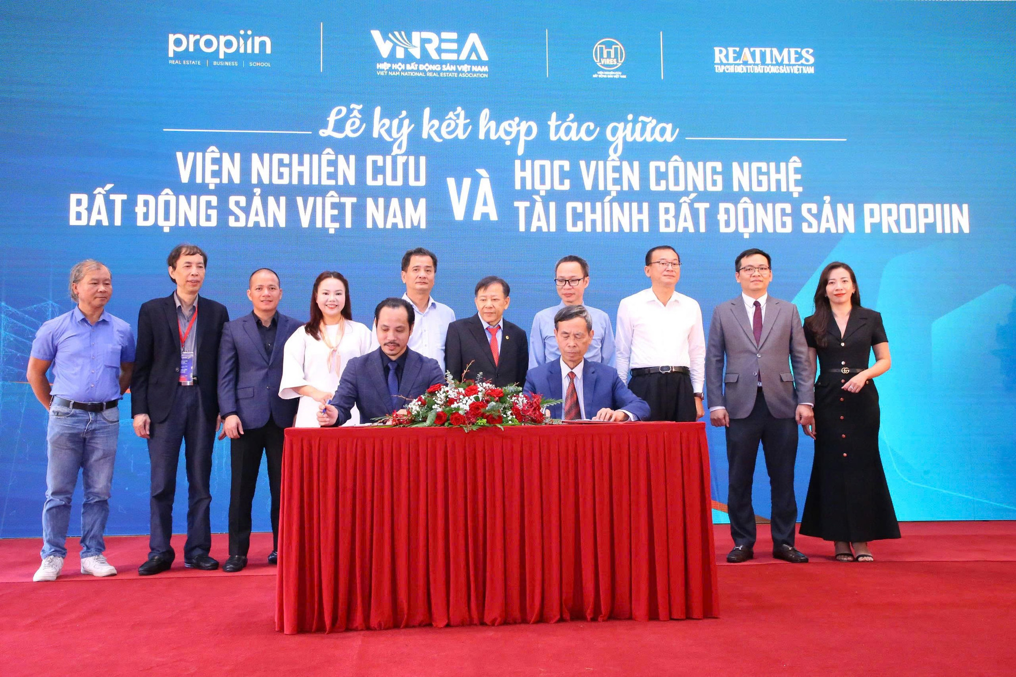 Học viện Công nghệ Tài chính Bất động sản Propiin và Viện Nghiên cứu Bất động sản Việt Nam (VIRES) ký kết thỏa thuận hợp tác chiến lược z7100993190063-fcc9d3f9e6f219e6f23cd0c578774c73.jpg