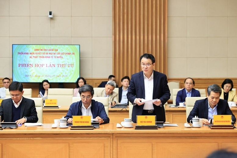 Thứ trưởng Bộ Tài chính Trần Quốc Phương báo cáo tại Phiên họp - Ảnh: VGP
