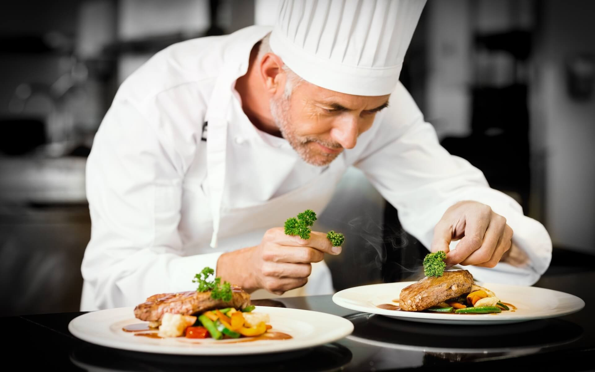 Ẩm thực fine dining còn được ví như là nơi hội tụ của những gì cao cấp sang chảnh nhất trong giới F&B p40b-fine-dining-michelin-chef.jpg