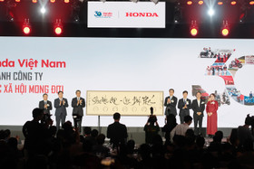 Kỷ niệm 30 năm thành lập tại Việt Nam, Honda chính thức ra mắt Honda Airblade 125cc phiên bản giới hạn