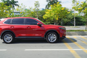 Honda CR-V mới được nâng cấp tính năng an toàn, giá chỉ từ 1,039 tỷ đồng