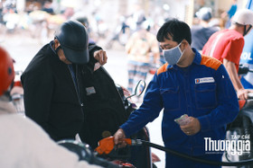 Giá xăng dầu "hạ nhiệt" chiều 25/3, xăng RON 95 rớt khỏi mốc 30.000 đồng